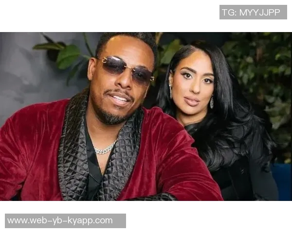 女主持与皮尔斯默契合作皮尔斯直言不愿与他人共做播客